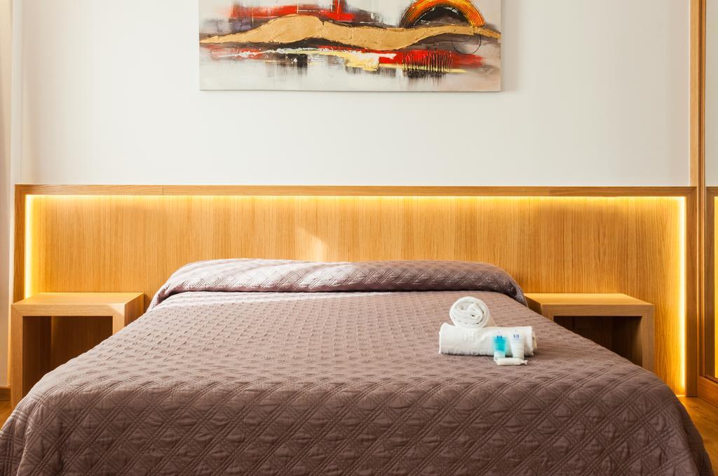 Hotel Ruta De Europa Витория-Гастейс Екстериор снимка