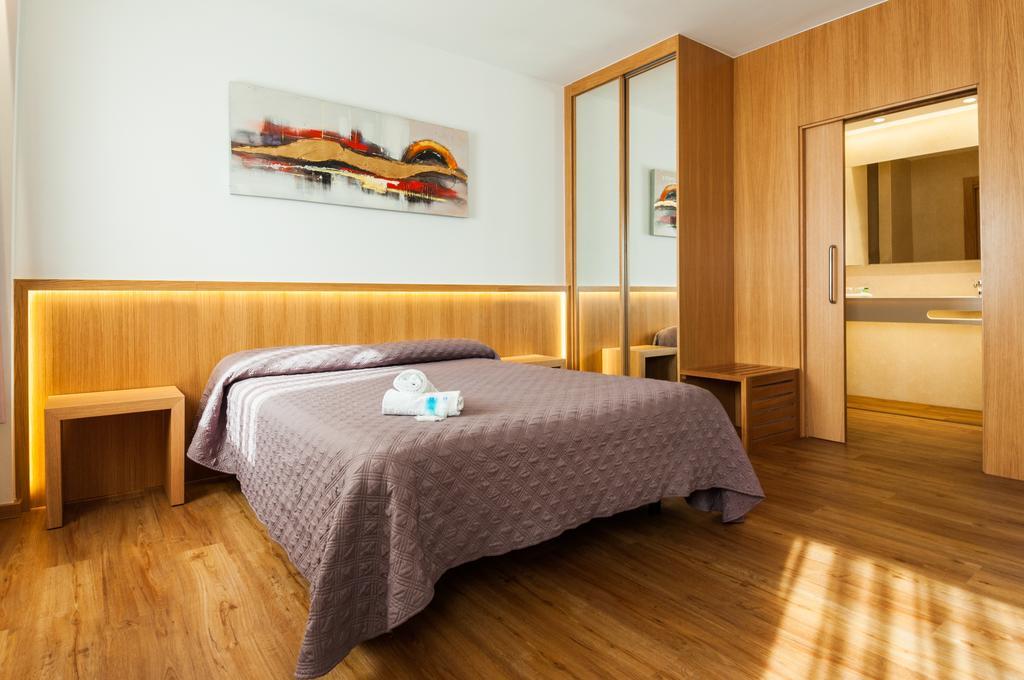 Hotel Ruta De Europa Витория-Гастейс Екстериор снимка