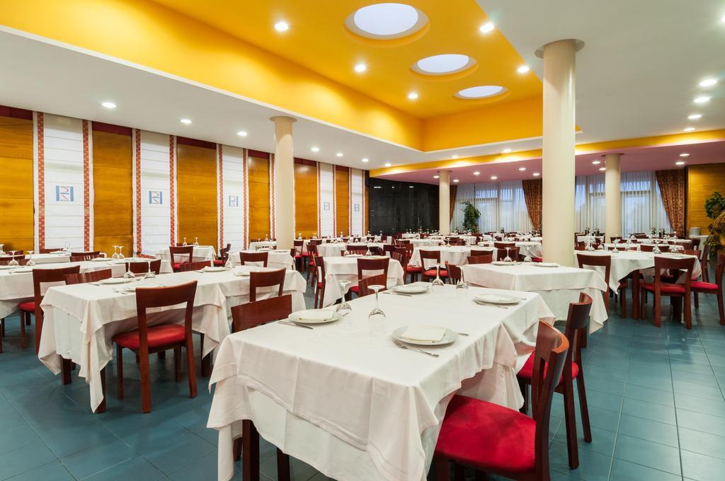 Hotel Ruta De Europa Витория-Гастейс Екстериор снимка